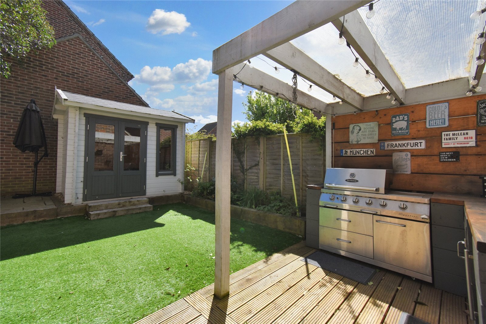 4 bedroom property for sale in Simmons Field, Thatcham, Berkshire, RG18