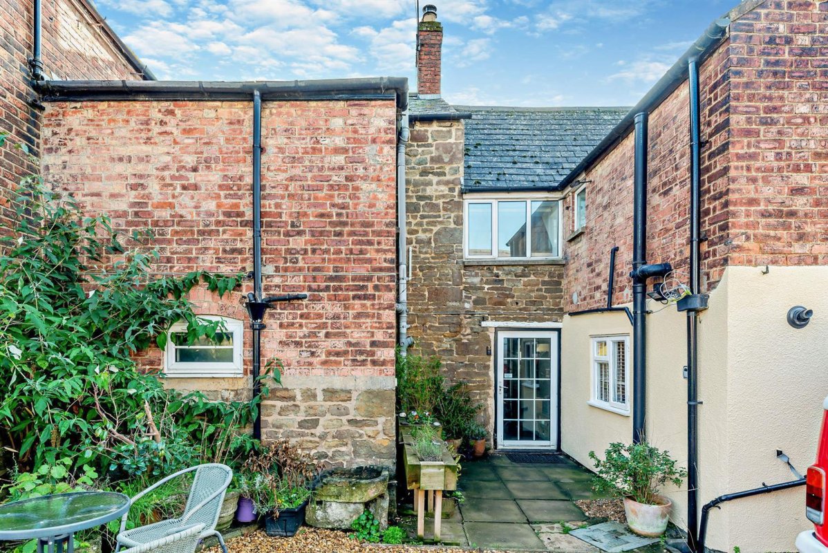 3 bedroom property for sale in Barleythorpe Road, Oakham, Rutland