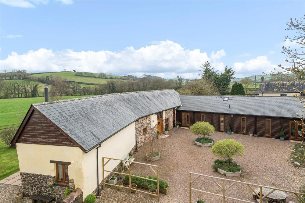 Stags 4 bedroom property for sale in Cheriton Fitzpaine, Crediton