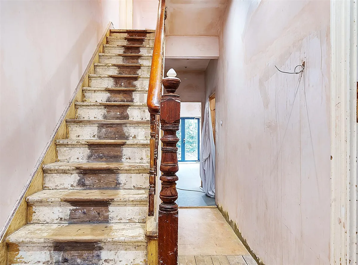 Springwell Avenue, London, NW10