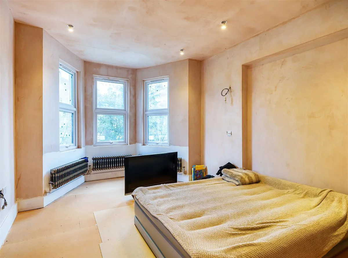 Springwell Avenue, London, NW10
