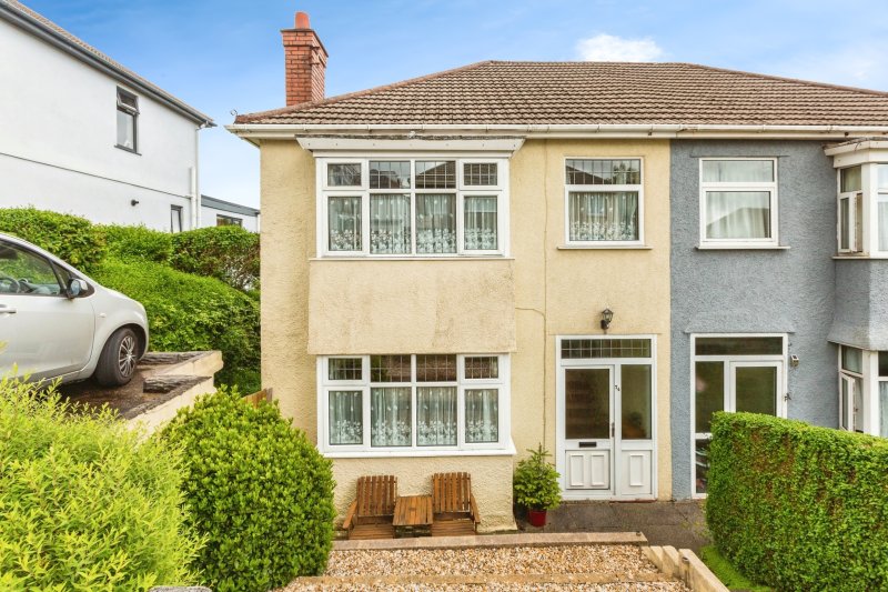 3 bedroom property for sale in Lon Mafon, Sketty, Swansea, SA2 £270,000