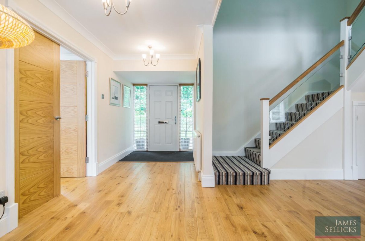 5 bedroom property for sale in The Woodlands, Market Harborough