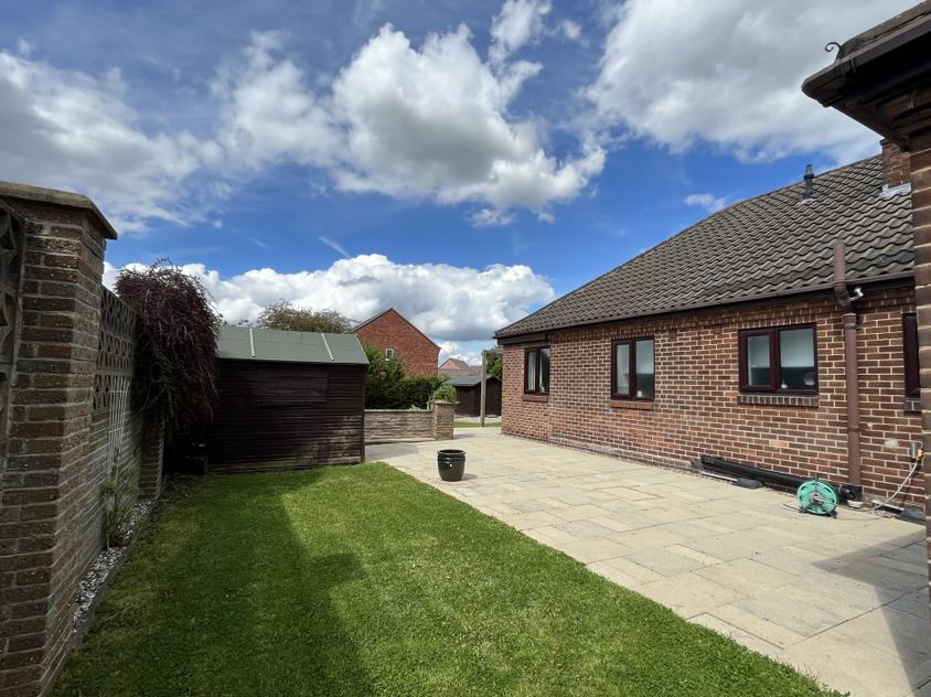 3 bedroom property for sale in Woodville Road, Hartshorne, DE11 7HW £