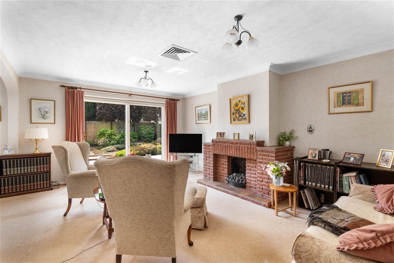 4 bedroom property for sale in Raven Drive, St Peters, Worcester £440,000