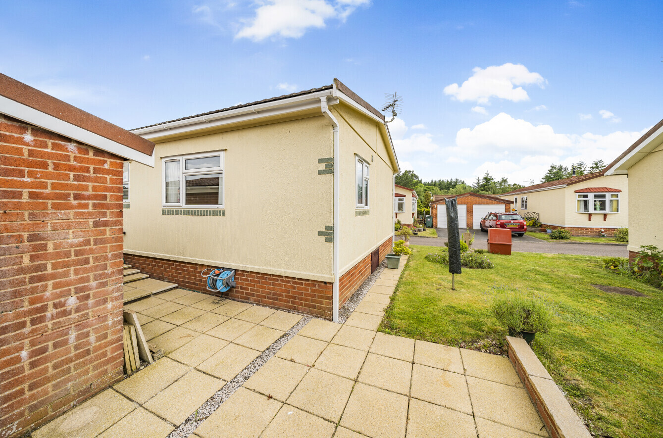 2 bedroom property for sale in Maple Avenue, New Park, Bovey Tracey