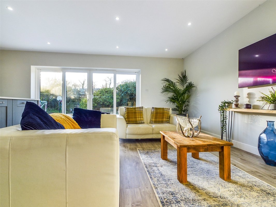 3 bedroom property for sale in Colemere Gardens, Highcliffe