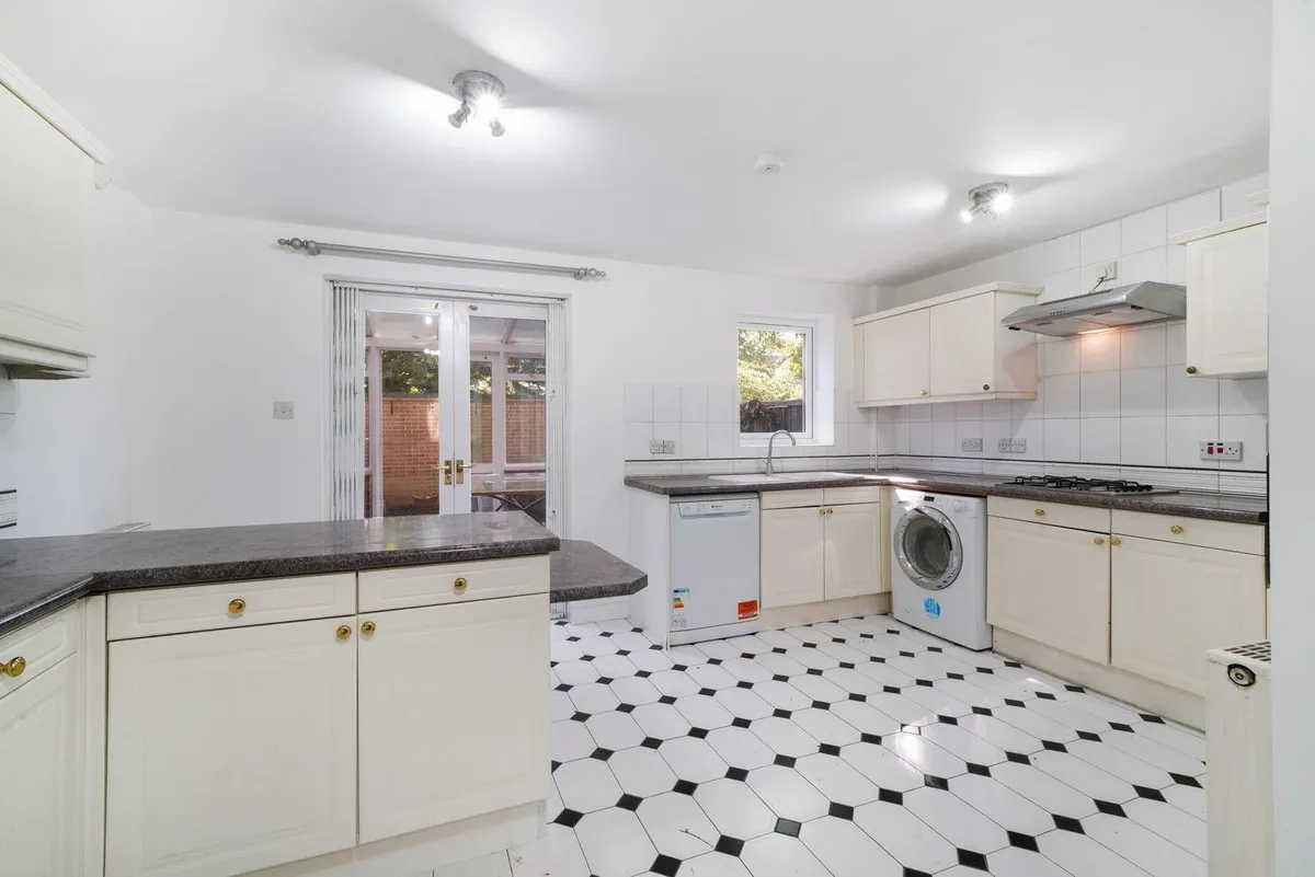 Honeyman Close, Brondesbury Park, NW6