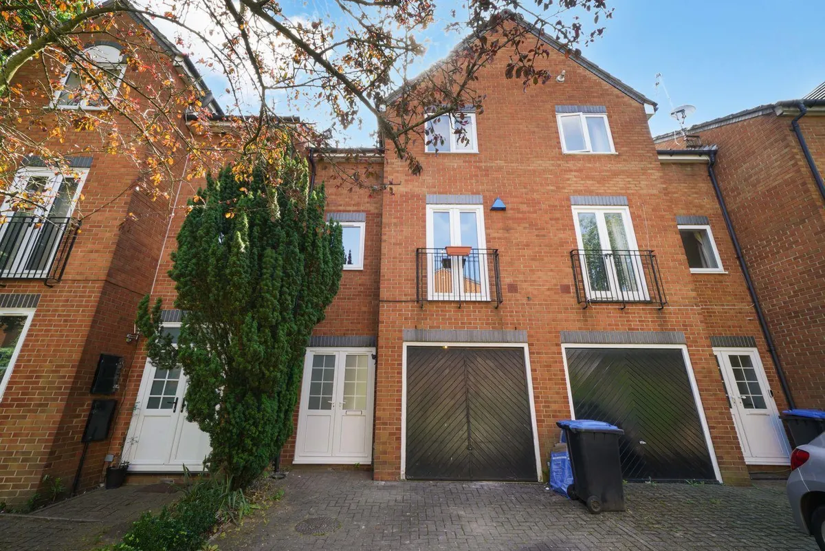 Honeyman Close, Brondesbury Park, NW6