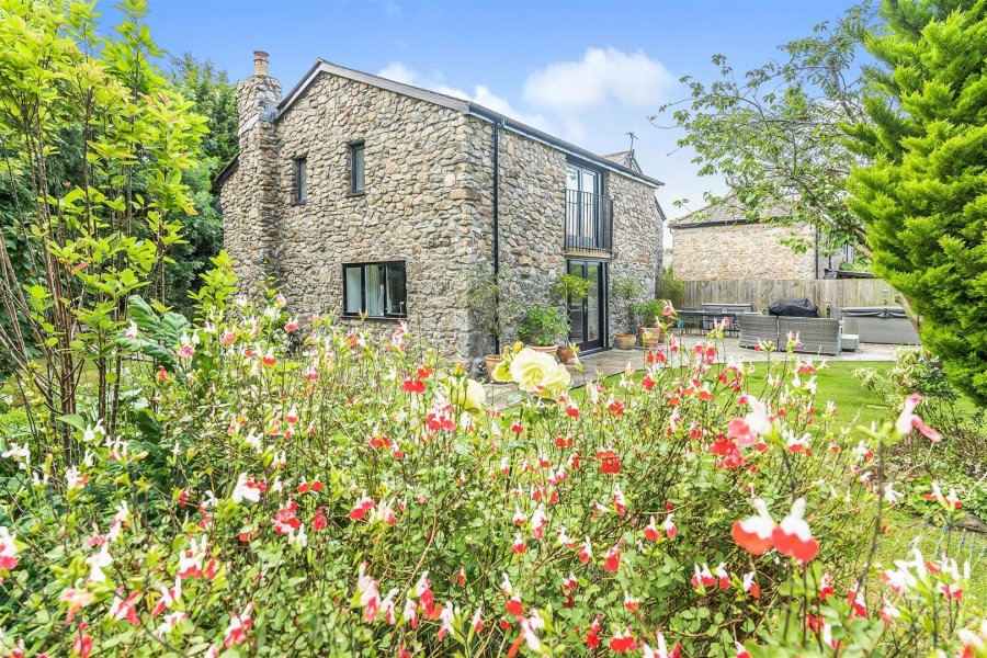 Stags 4 bedroom property for sale in Teigngrace, Newton Abbot