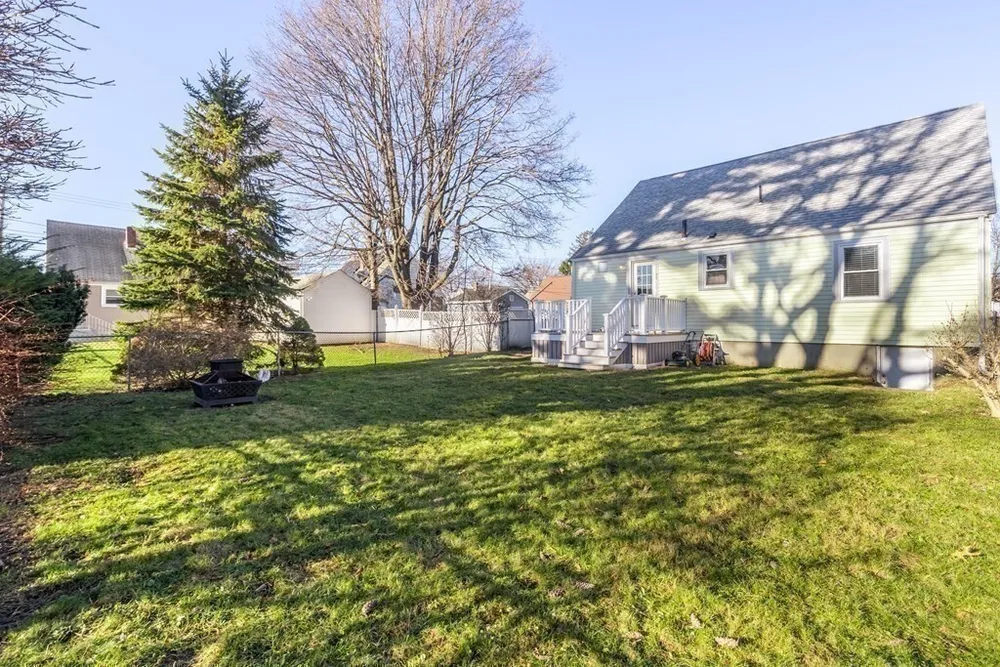 11 Grace Rd, Quincy, MA 02169