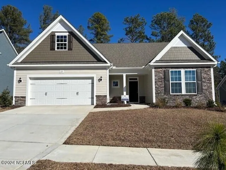 225 Savannah Garden Dr, Carthage, NC 28327