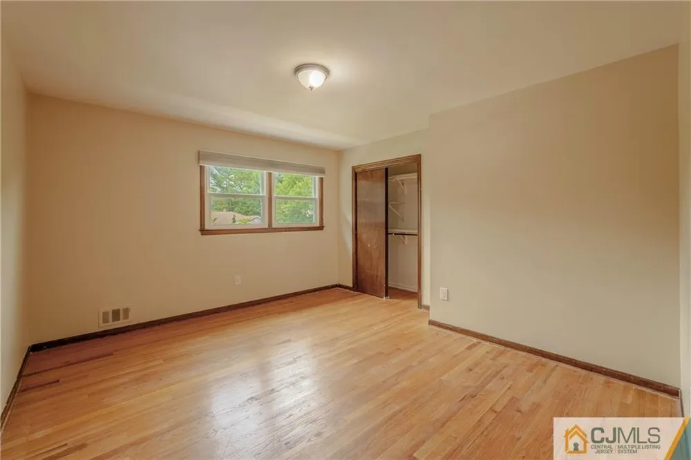 12 Candle Ln, East Brunswick, NJ 08816