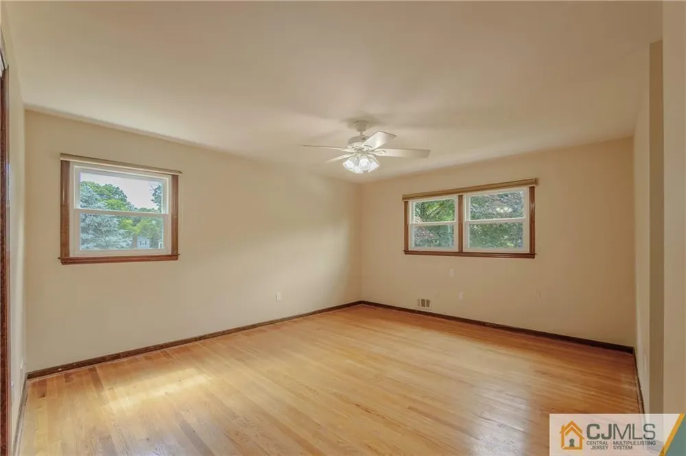 12 Candle Ln, East Brunswick, NJ 08816