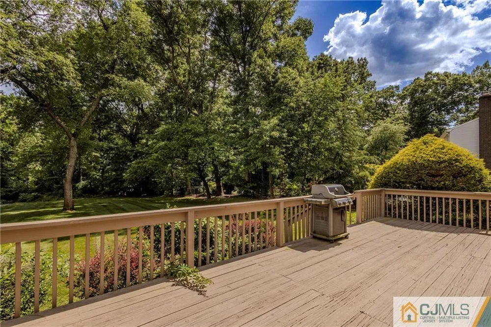 12 Candle Ln, East Brunswick, NJ 08816