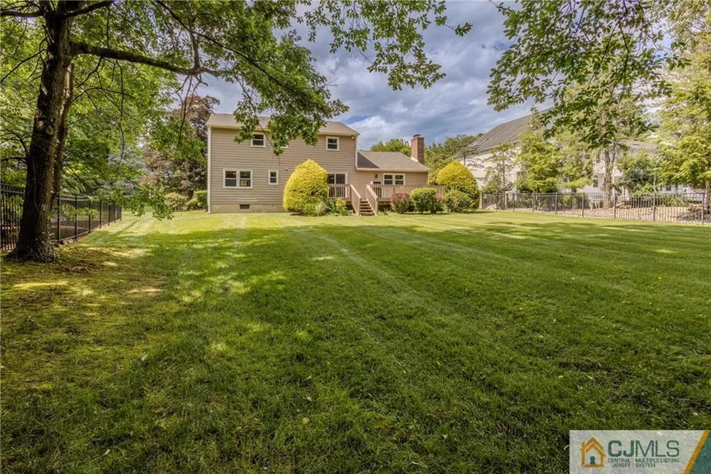 12 Candle Ln, East Brunswick, NJ 08816