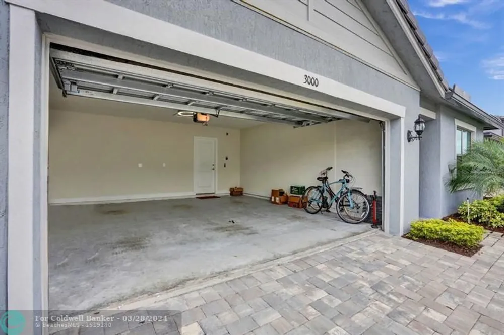 3000 Shortleaf Ave, Lauderdale Lakes, FL 33311