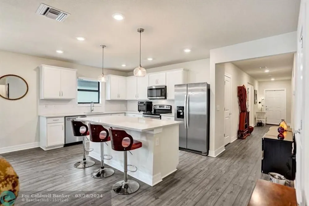 3000 Shortleaf Ave, Lauderdale Lakes, FL 33311