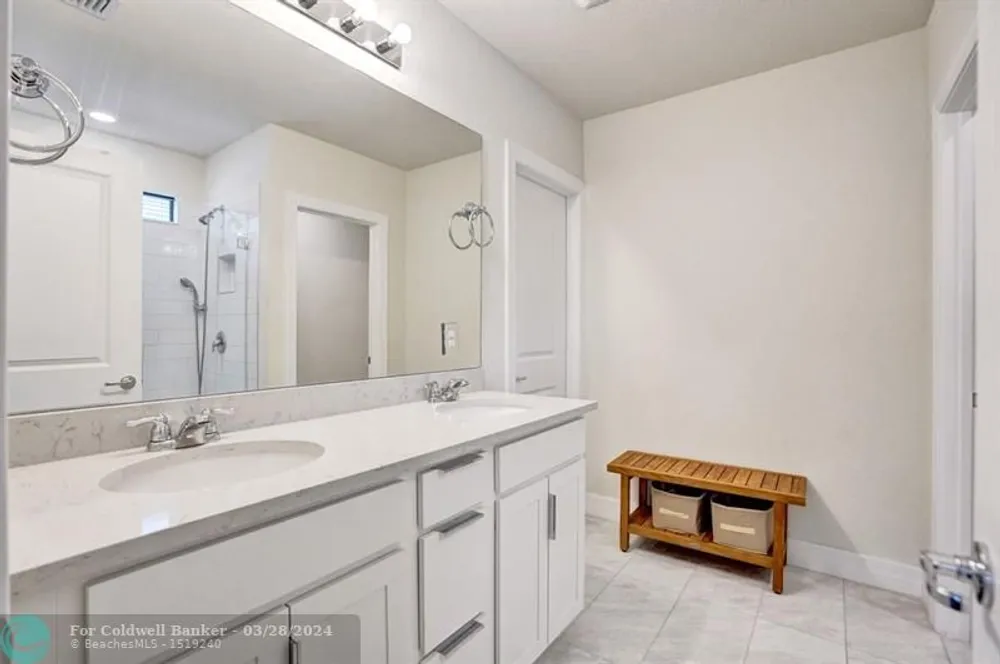 3000 Shortleaf Ave, Lauderdale Lakes, FL 33311