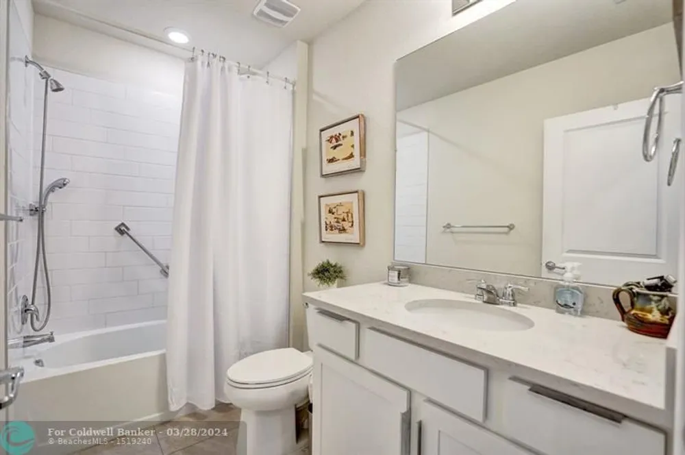3000 Shortleaf Ave, Lauderdale Lakes, FL 33311