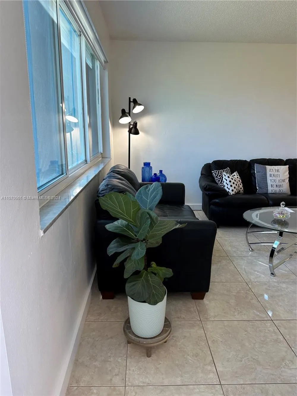2223 Park Ln, Hollywood, FL 33021