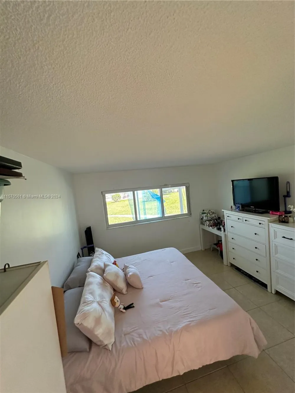2223 Park Ln, Hollywood, FL 33021