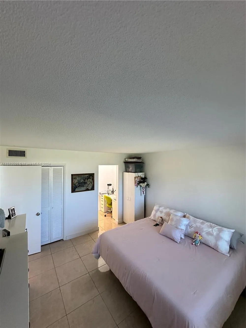 2223 Park Ln, Hollywood, FL 33021
