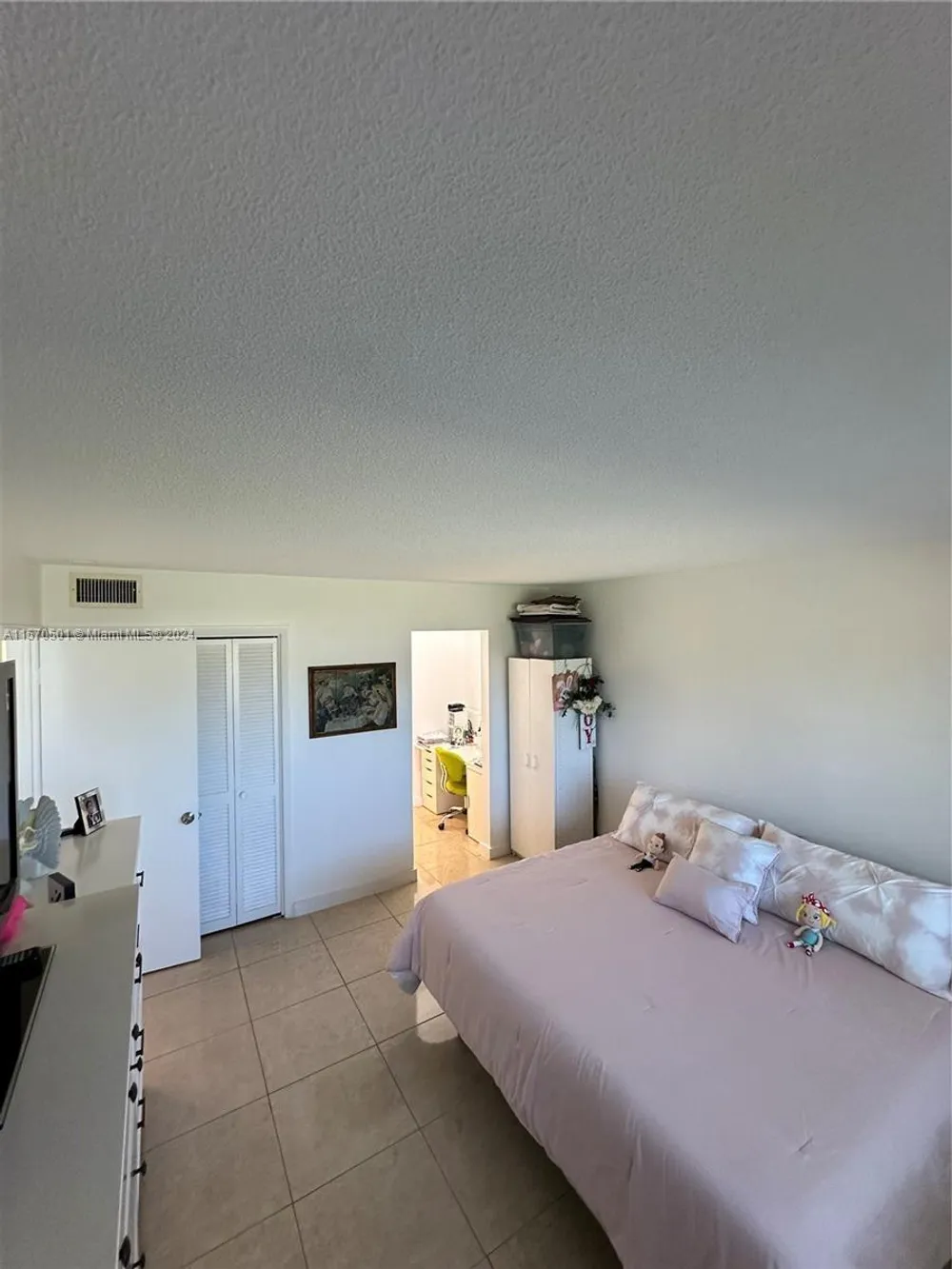 2223 Park Ln, Hollywood, FL 33021