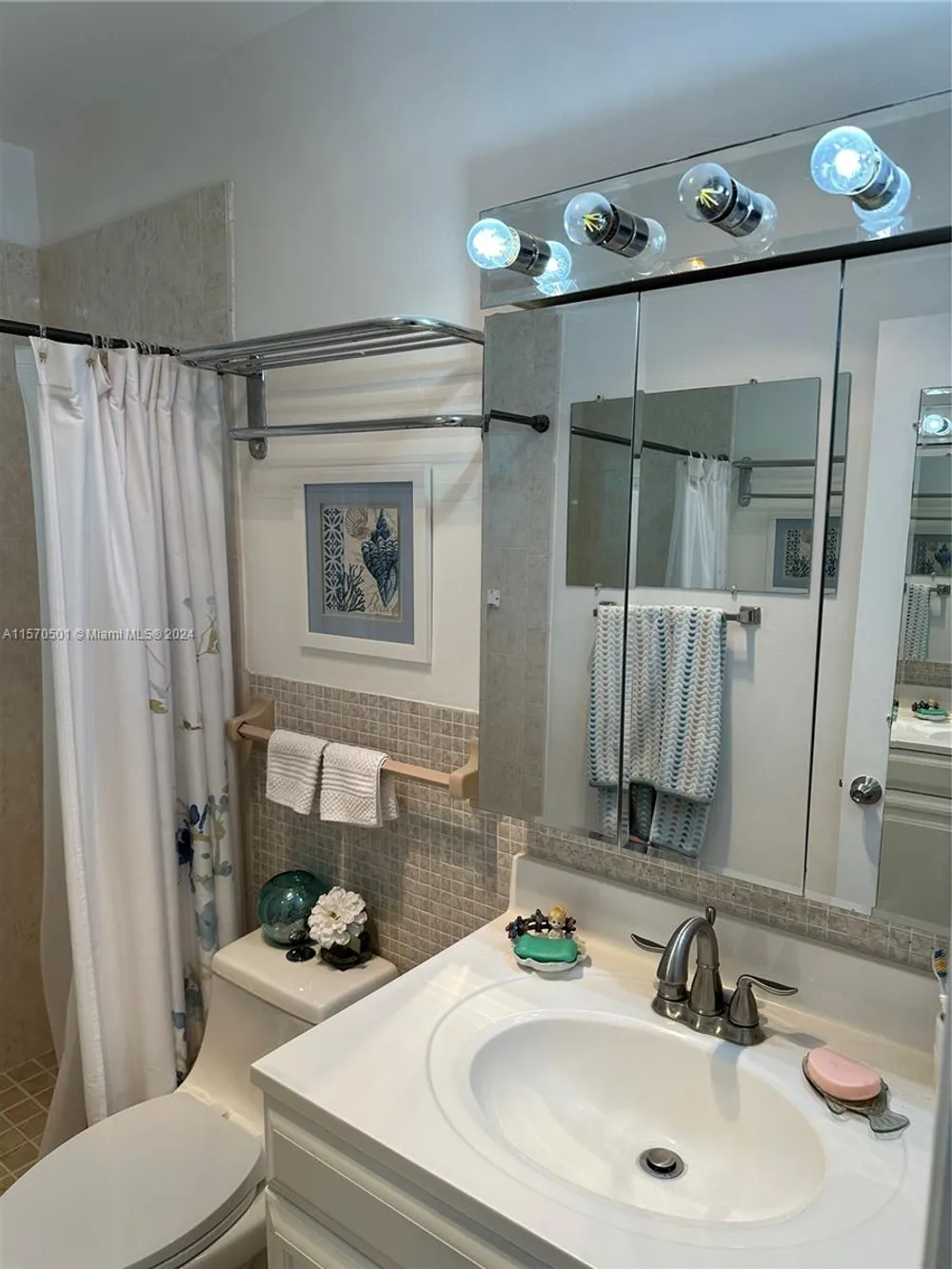 2223 Park Ln, Hollywood, FL 33021