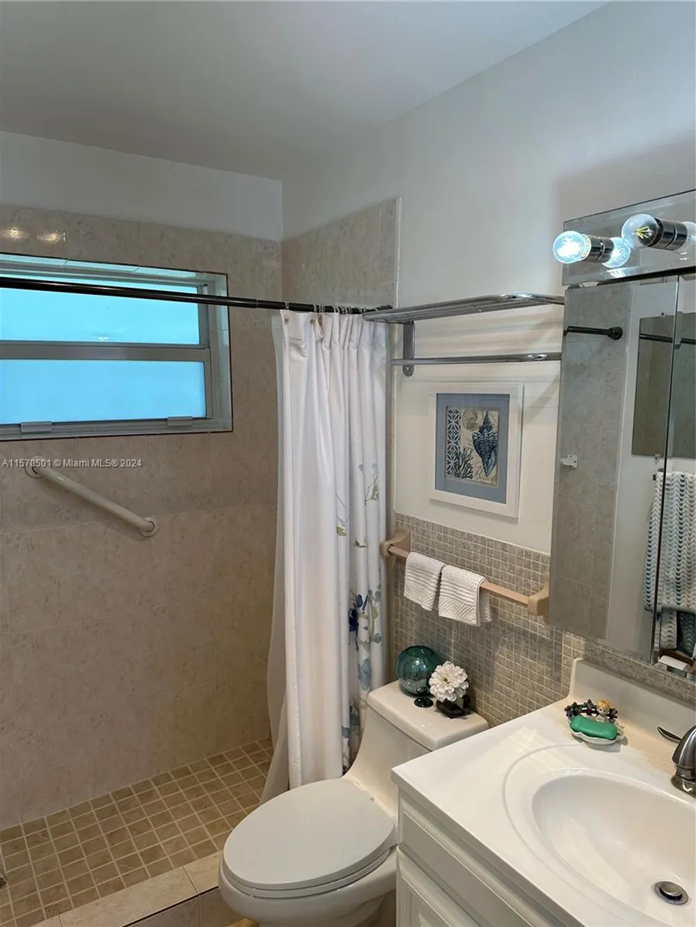 2223 Park Ln, Hollywood, FL 33021