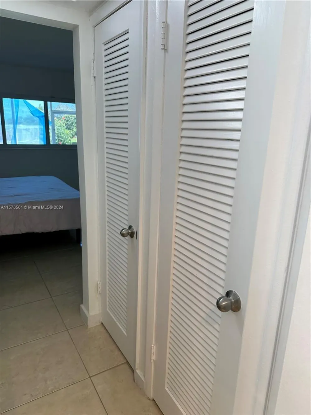 2223 Park Ln, Hollywood, FL 33021