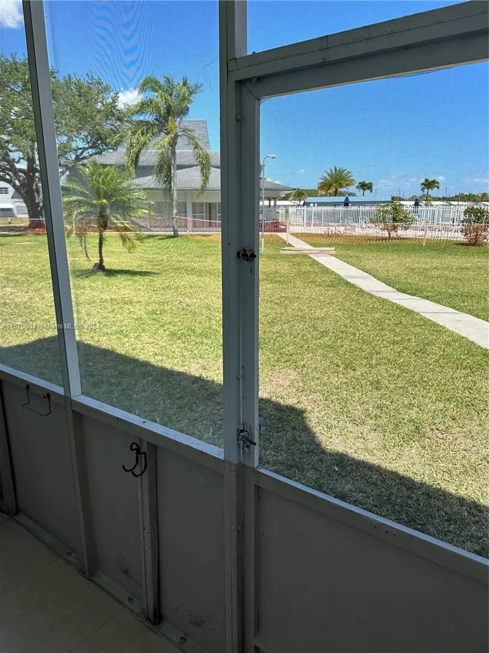 2223 Park Ln, Hollywood, FL 33021