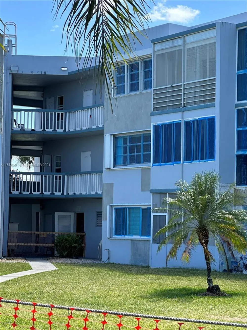 2223 Park Ln, Hollywood, FL 33021