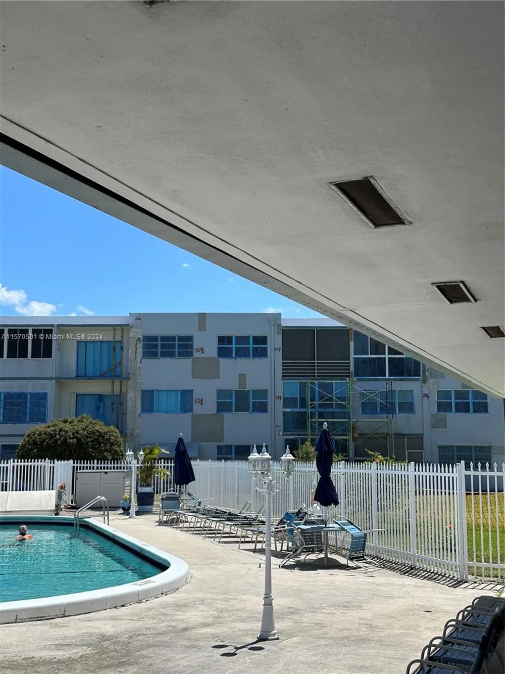 2223 Park Ln, Hollywood, FL 33021