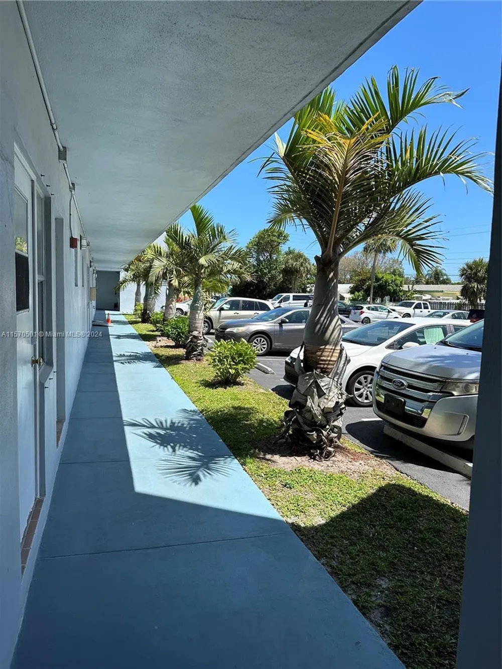 2223 Park Ln, Hollywood, FL 33021