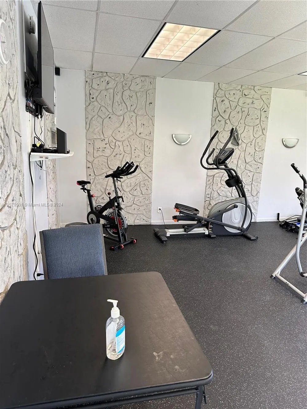 2223 Park Ln, Hollywood, FL 33021