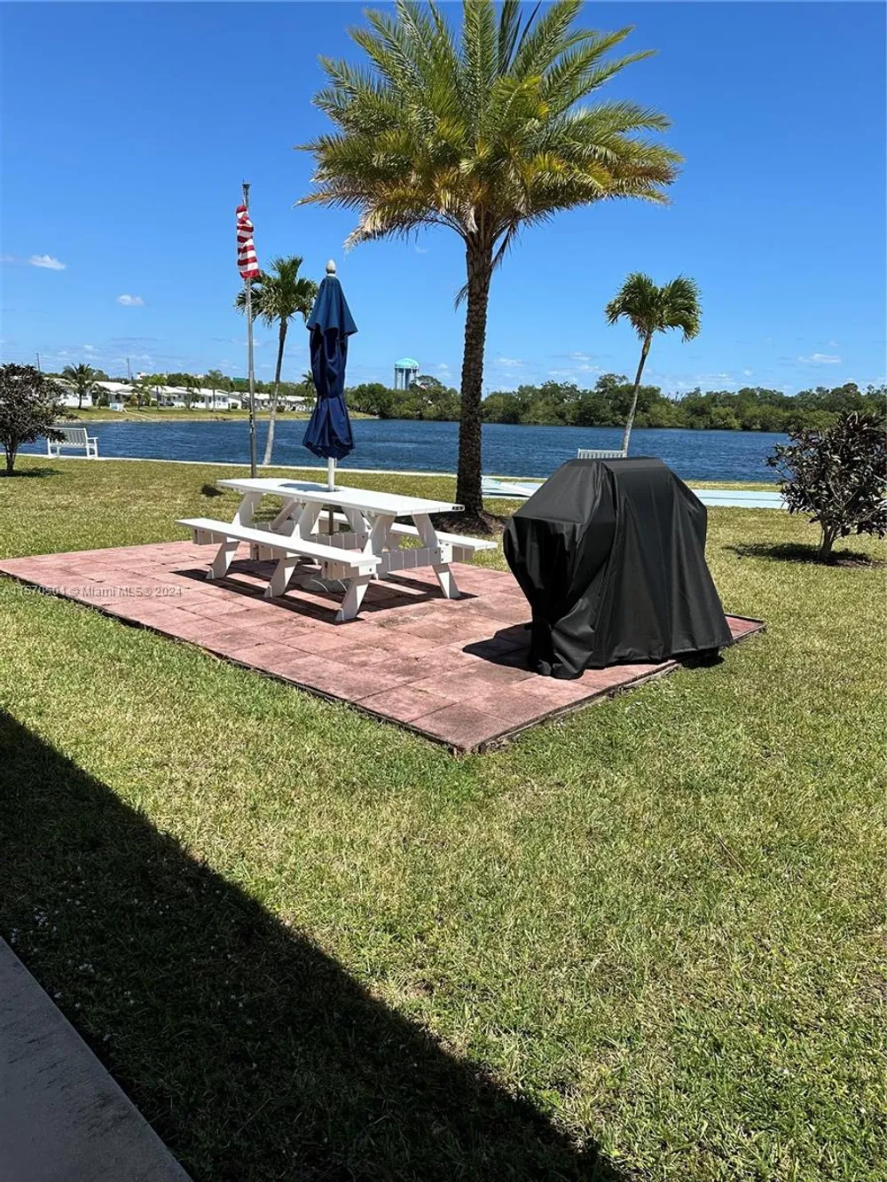 2223 Park Ln, Hollywood, FL 33021