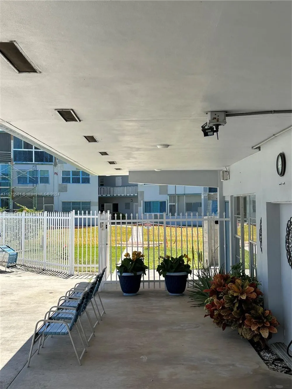 2223 Park Ln, Hollywood, FL 33021