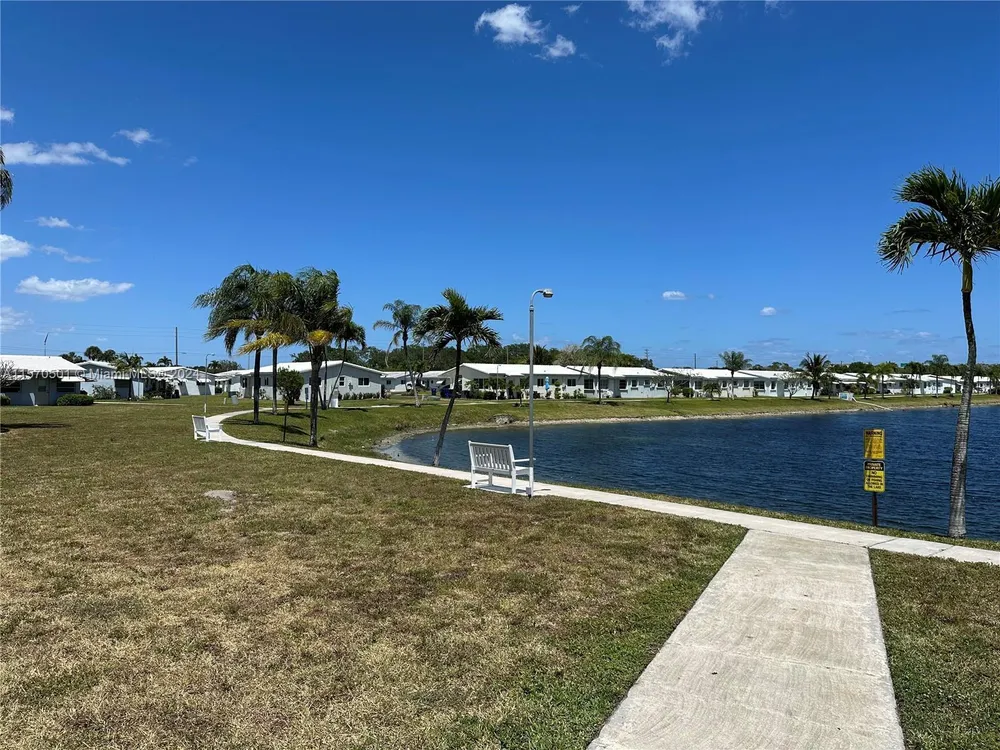 2223 Park Ln, Hollywood, FL 33021