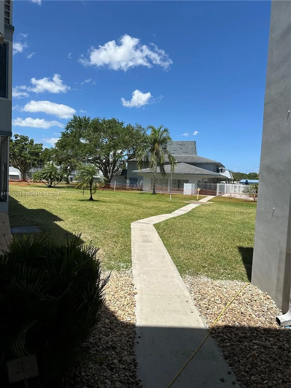2223 Park Ln, Hollywood, FL 33021