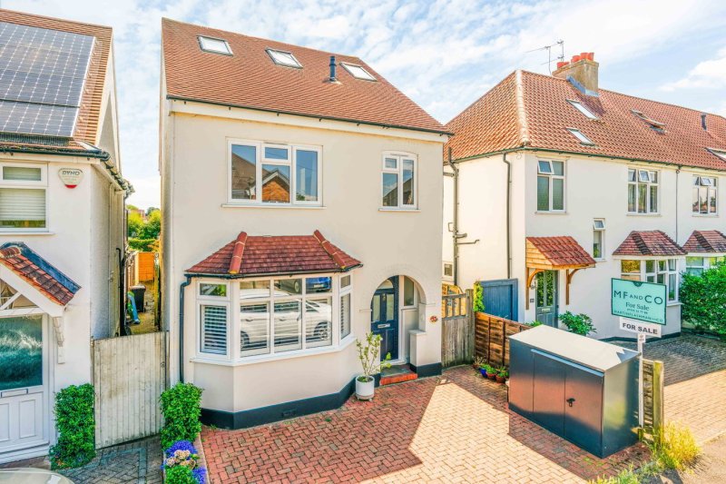 4 bedroom property for sale in Green Lane, Hersham Village, KT12 £800,000