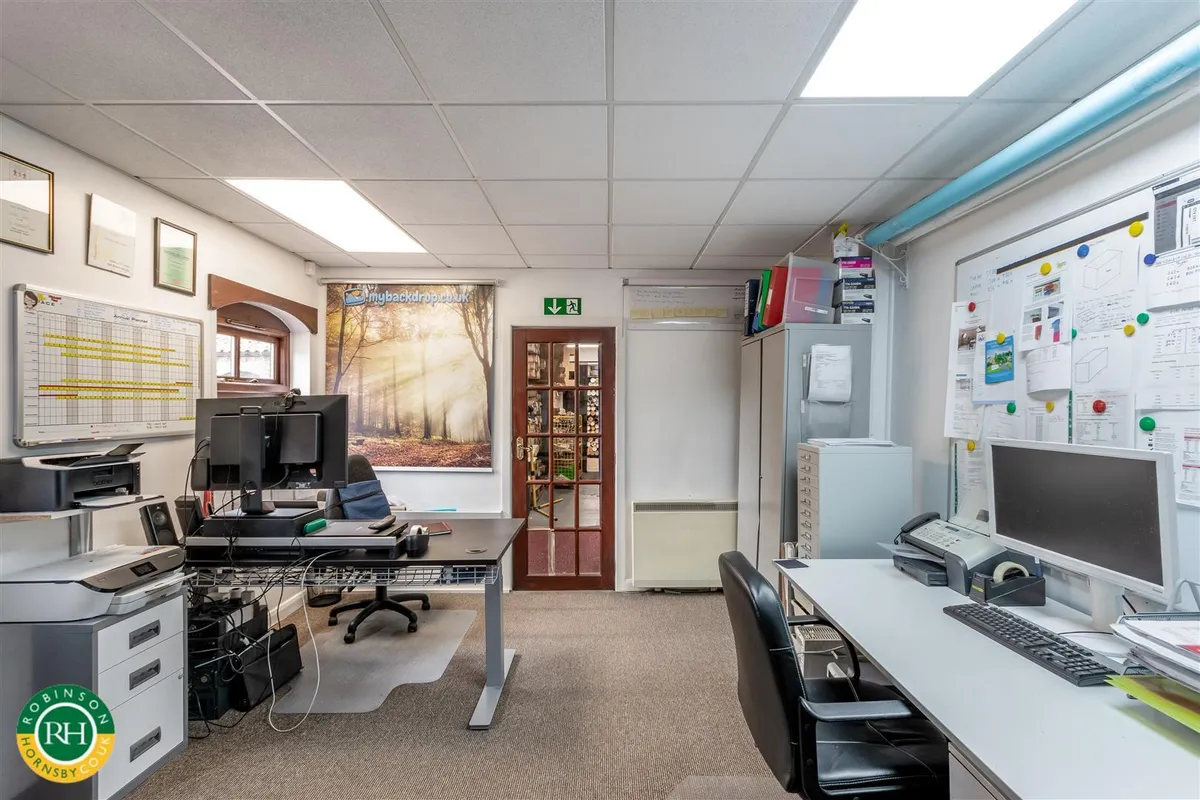 The Barn. High Street, Misterton,