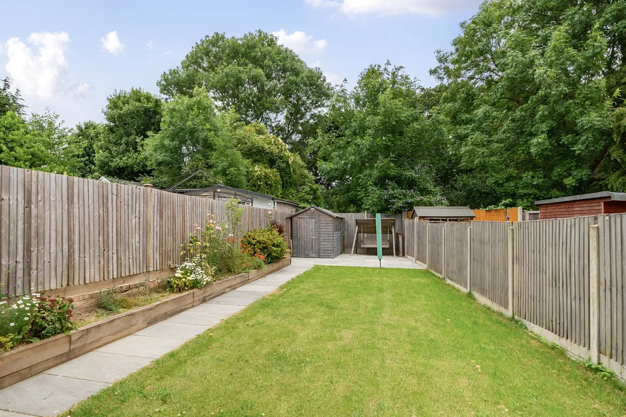 Daneland, East Barnet, EN4 photo 6