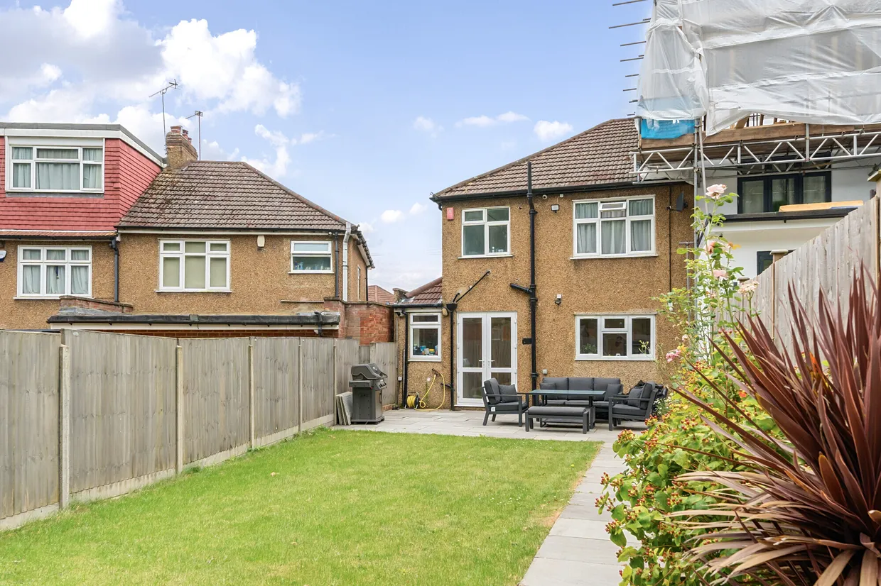 Daneland, East Barnet, EN4 photo 7