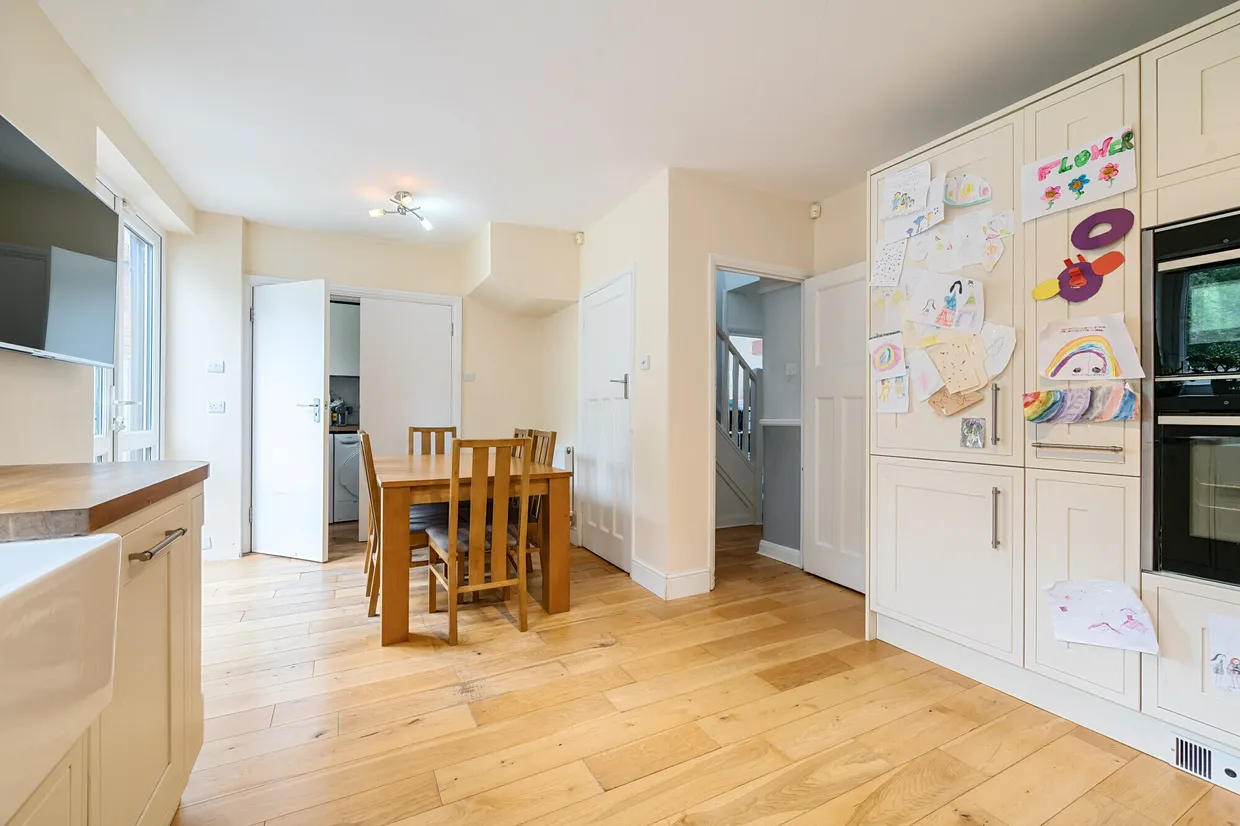 Daneland, East Barnet, EN4 photo 9