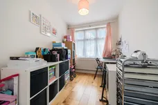 Daneland, East Barnet, EN4 photo 17