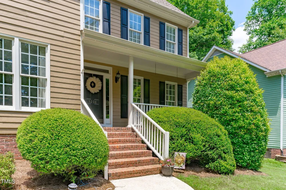 5208 Sunset Walk Ln, Holly Springs, NC 27540