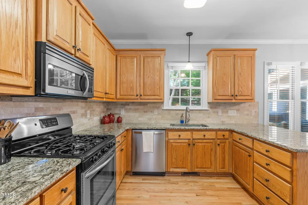 5208 Sunset Walk Ln, Holly Springs, NC 27540