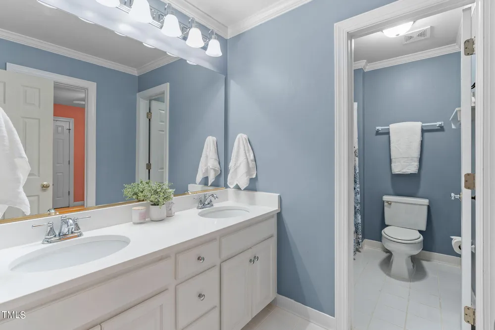 5208 Sunset Walk Ln, Holly Springs, NC 27540