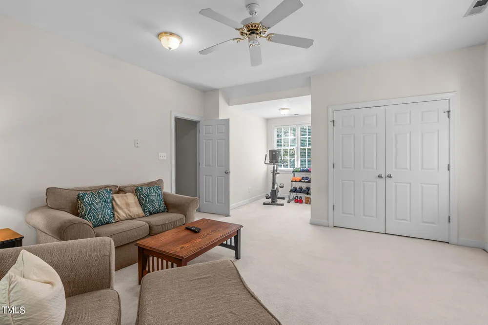 5208 Sunset Walk Ln, Holly Springs, NC 27540